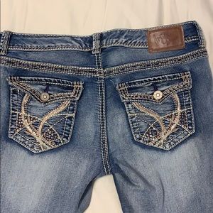 Ariya jeans